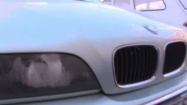 INCREDIBIL! Doar in filme mai vezi asa ceva. CINE coboara din acest BMW in Romania