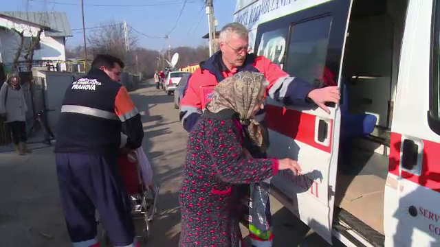 Batranii din "CAMINUL GROAZEI" au fost mutati in Campina. Proprietara, dusa cu ambulanta la audieri