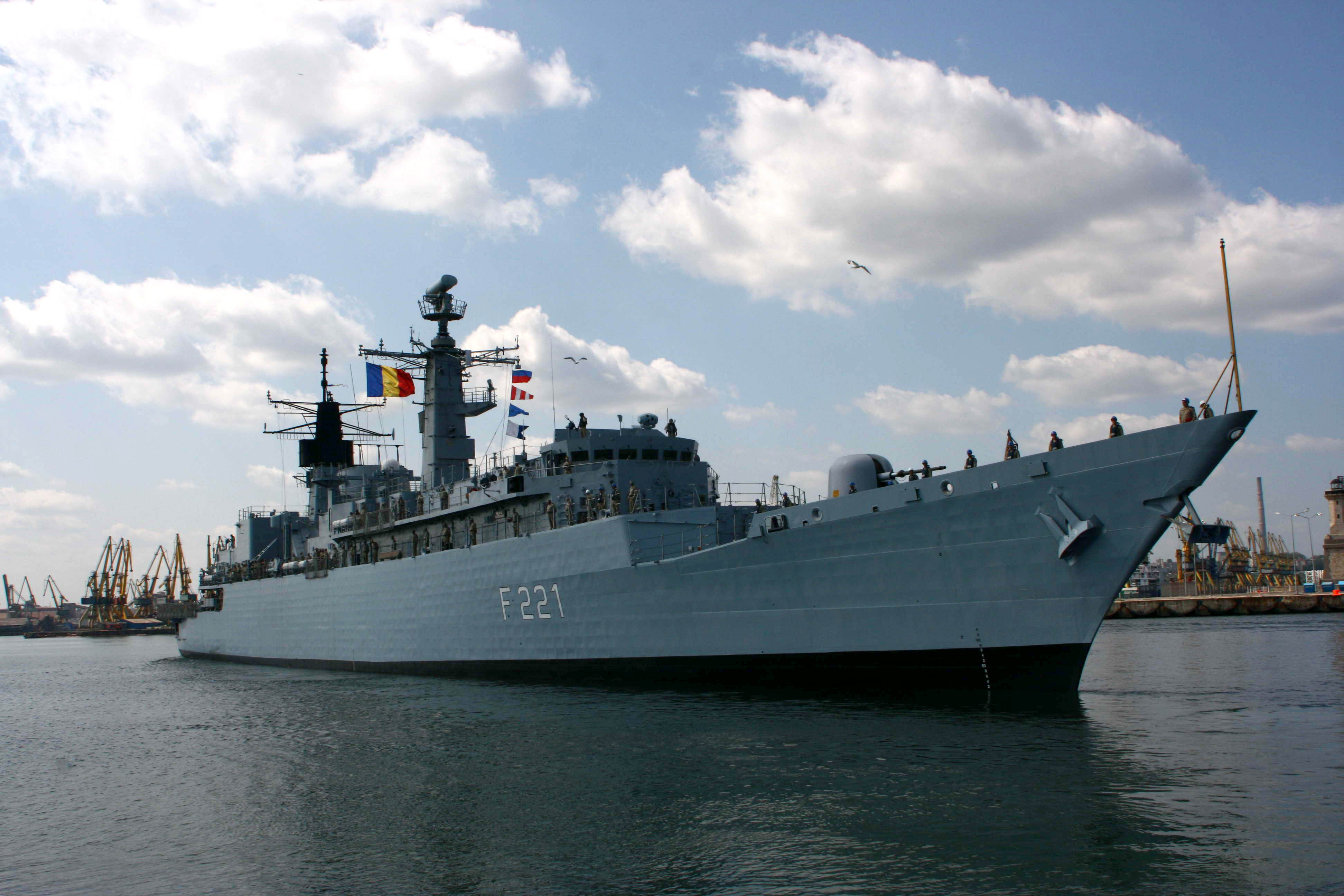 Concentrare de forțe în Marea Neagră: 21 de nave, 10 aeronave, un submarin, 2.300 de militari