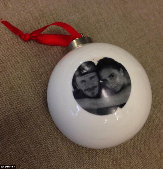 Ce si-au pictat pe globurile de Craciun David si Victoria Beckham