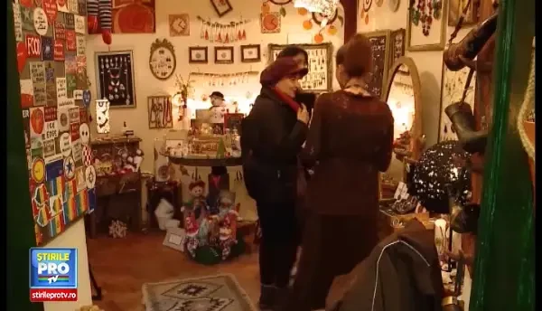 O alta fata a Romaniei. Tinerii artisti promoveaza tara cu ajutorul bijuteriilor cu poveste