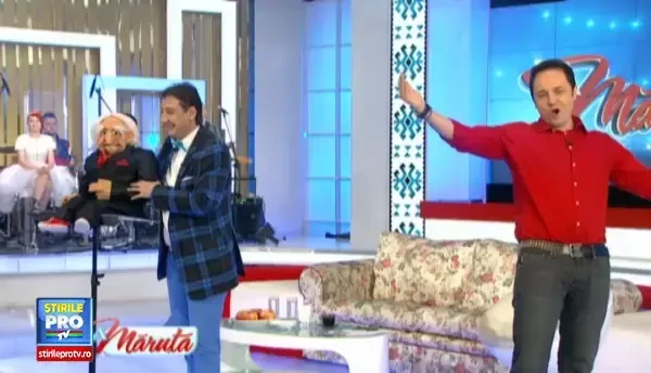 Nea Alecu, de la Romanii au talent, colind despre vedete "La Maruta". VIDEO