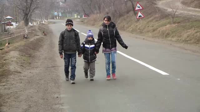 Gestul facut de Gigi Becali din puscarie catre cei trei copii din Vaslui prezentati la StirileProTV