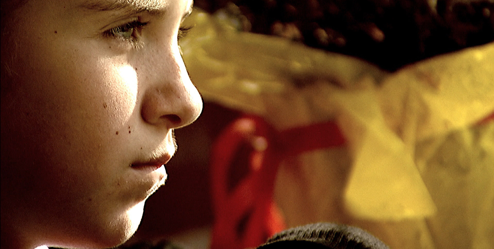 Romania, te iubesc. Mii de copii intorsi in tara din cauza crizei sufera tulburari de adaptare