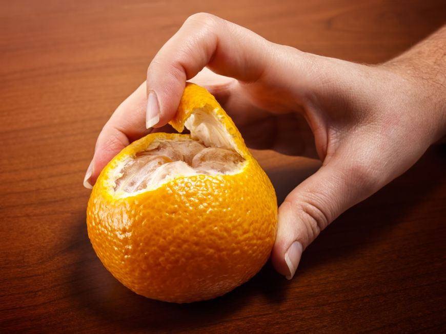 Modul corect prin care sa decojesti o portocala. Milioane de oameni au procedat gresit pana acum