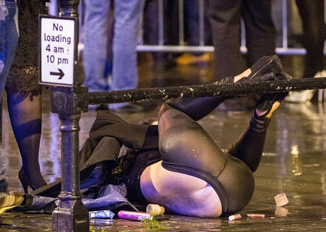 "Ne-au facut tara de ras!". Imaginile incredibile cu DESFRAUL au fost publicate acum