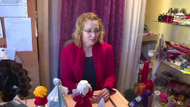 Cum sa faci bani din hartie, de Sarbatori. Exemplul celor care si-au transformat hobby-ul in afacere