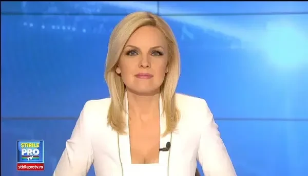 Un autobuz plin de cadouri. In Galati si Baia Mare, Mos Craciun circula cu transportul in comun