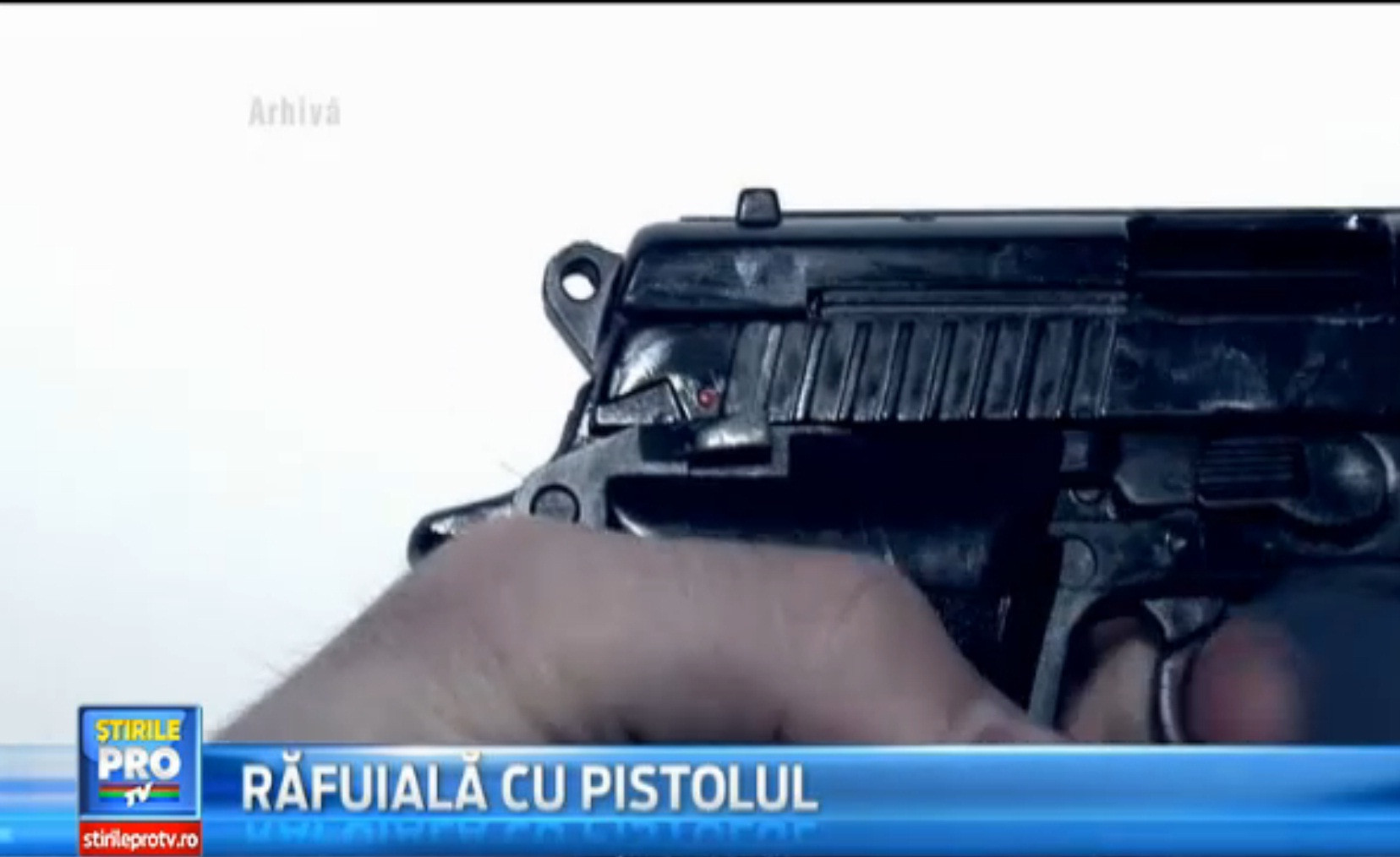 Mai multe focuri de arma au tulburat aseara tihna unei familii din comuna Feleac, judetul Cluj