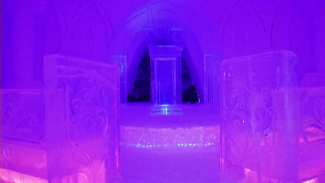 Hotelul care se topeste in fiecare an. "Satul Zapezilor" este construit din 300 de tone de gheata