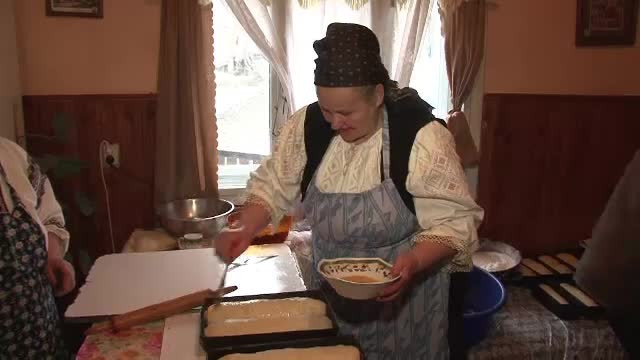 RETETE DE COZONAC, mostenite de la strabuni. Secrete dezvaluite de gospodine din Maramures