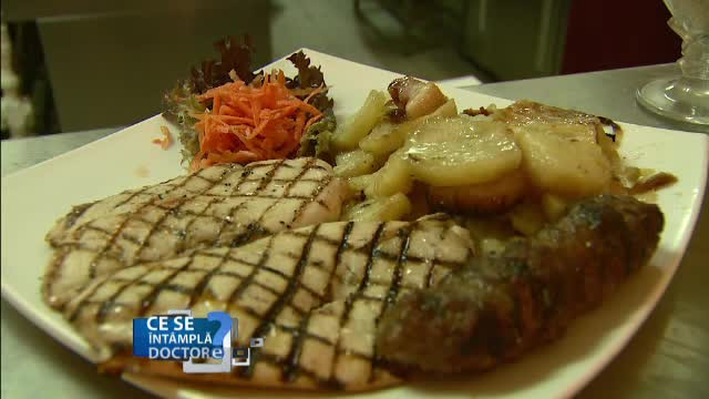 Avertismentul medicilor inainte de Sarbatori. Ce contin specialitatile din carne de porc