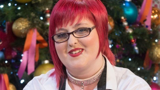 O femeie din Tara Galilor sufera de o boala ciudata din cauza careia a dezvoltat 15 personalitati