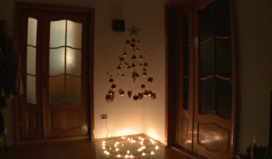 Cum arata bradul invizibil de Craciun. Inventia care te scuteste de cozile din piete