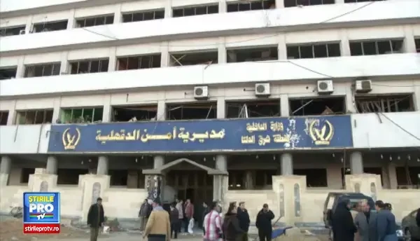 Explozie devastatoare la o cladire a politiei din Egipt. Cel putin 14 oameni au murit, 134 raniti