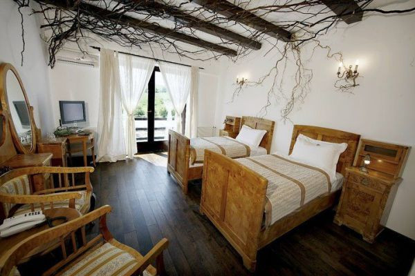 Afaceri pe timp de criza. Patru romani au descoperit succesul mizand pe creativitate