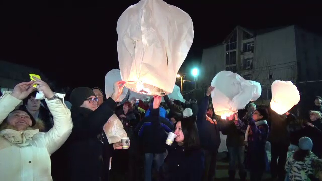 Imaginile petrecerilor de Craciun la munte. Cursa de pe partii s-a transformat in cozi la sorici