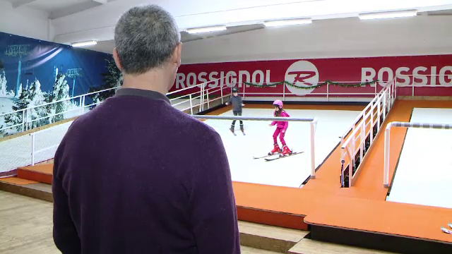 Cat costa o lectie pe primul simulator de schi din Romania, adus special la Iasi din Olanda