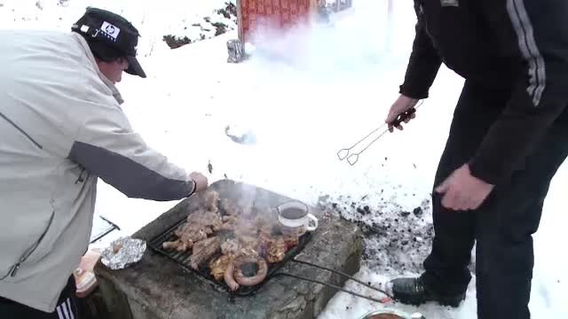 Gratare, piscina si relaxare la SPA. Cum au petrecut turistii de la munte in a doua zi de Craciun