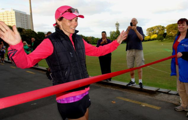 O femeie din Noua Zeelanda a stabilit un record mondial dupa ce a alergat trei zile fara oprire