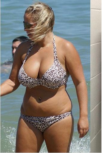 A fost INGROZITA cand a vazut cum arata in bikini. Transformarea dupa 18 luni a facut-o sa PLANGA