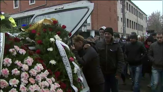 Cei patru tineri morti in a treia zi de Craciun, condusi pe ultimul drum de peste 1000 de oameni