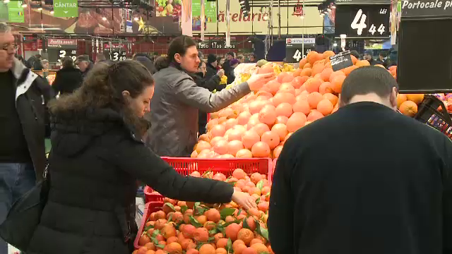 Ultimele cumparaturi din 2013. Suma enorma pe care au cheltuit-o romanii de Craciun si Revelion