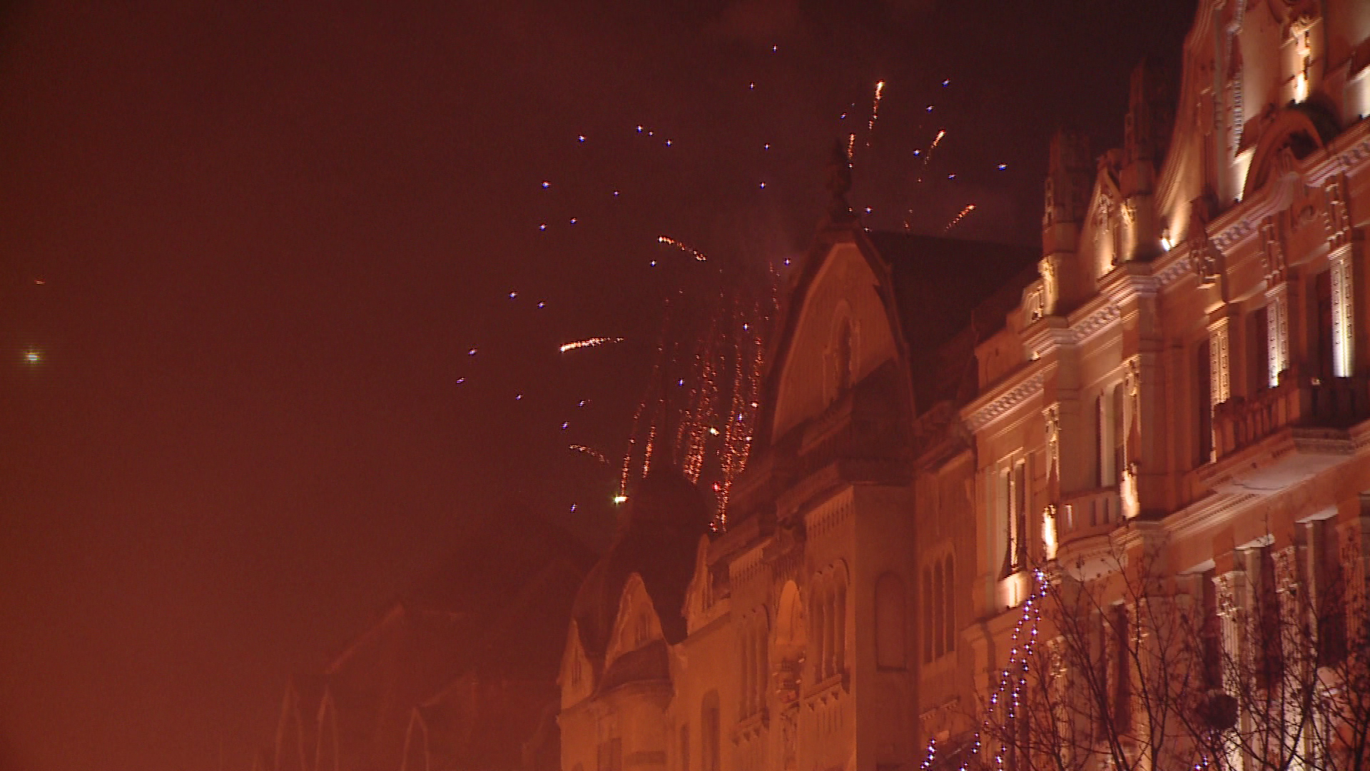 Timisorenii au venit sa vada focul de artificii din centru,dar au plecat dezamagiti.Ce s-a intamplat