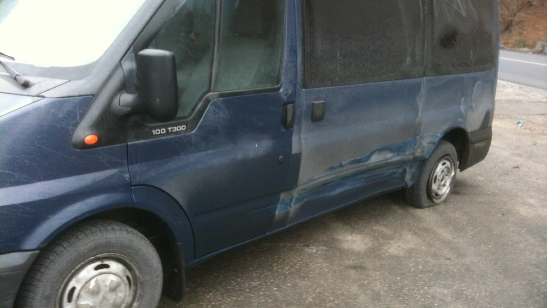 Masina trupei Cargo, implicata intr-un accident de circulatie pe Valea Oltului, in prima zi din an