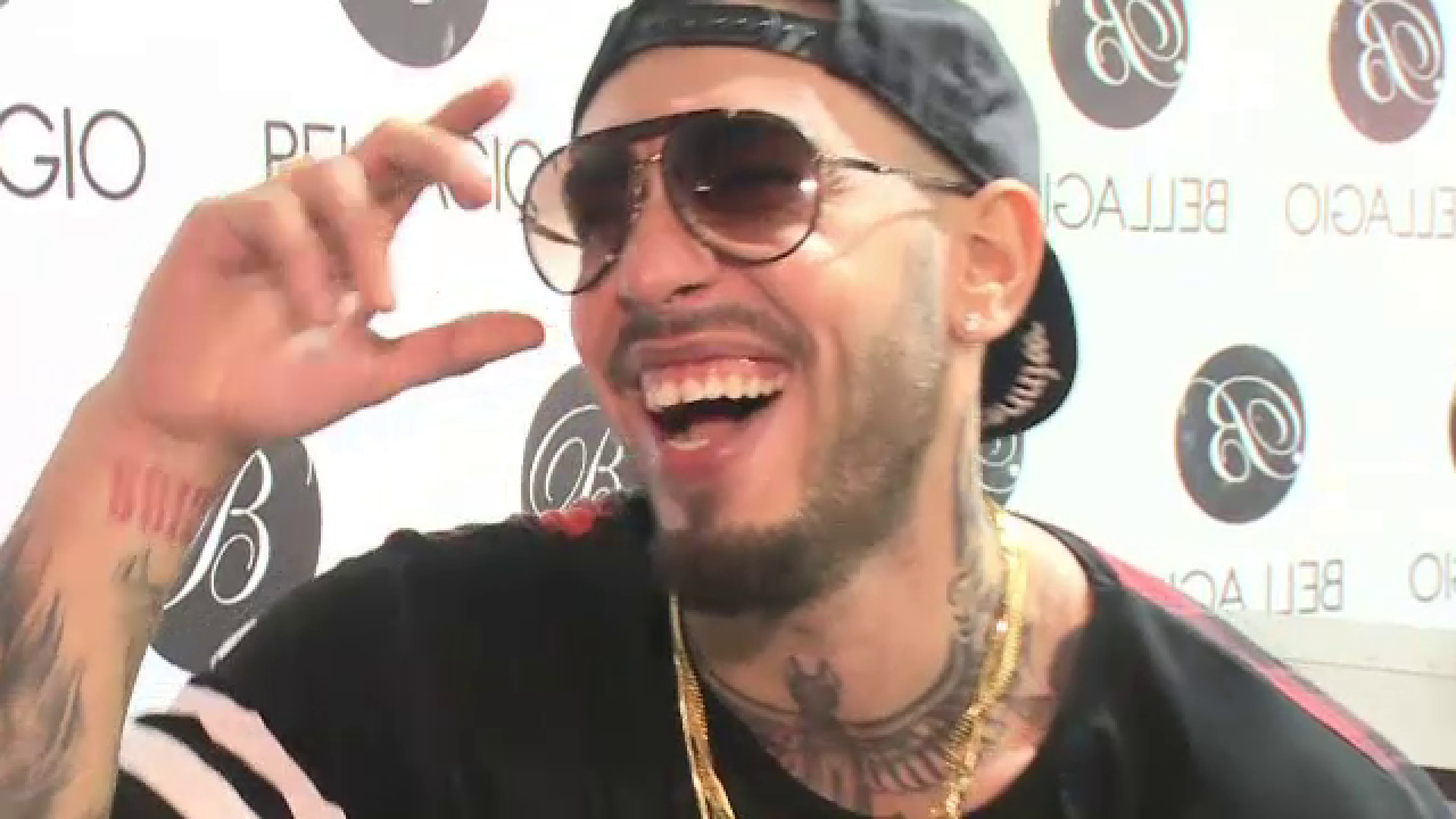 Reactia fanilor lui Alex Velea, dupa ce Antonia a anuntat ca este insarcinata. "Fratziwear, cica o sa fii tata"