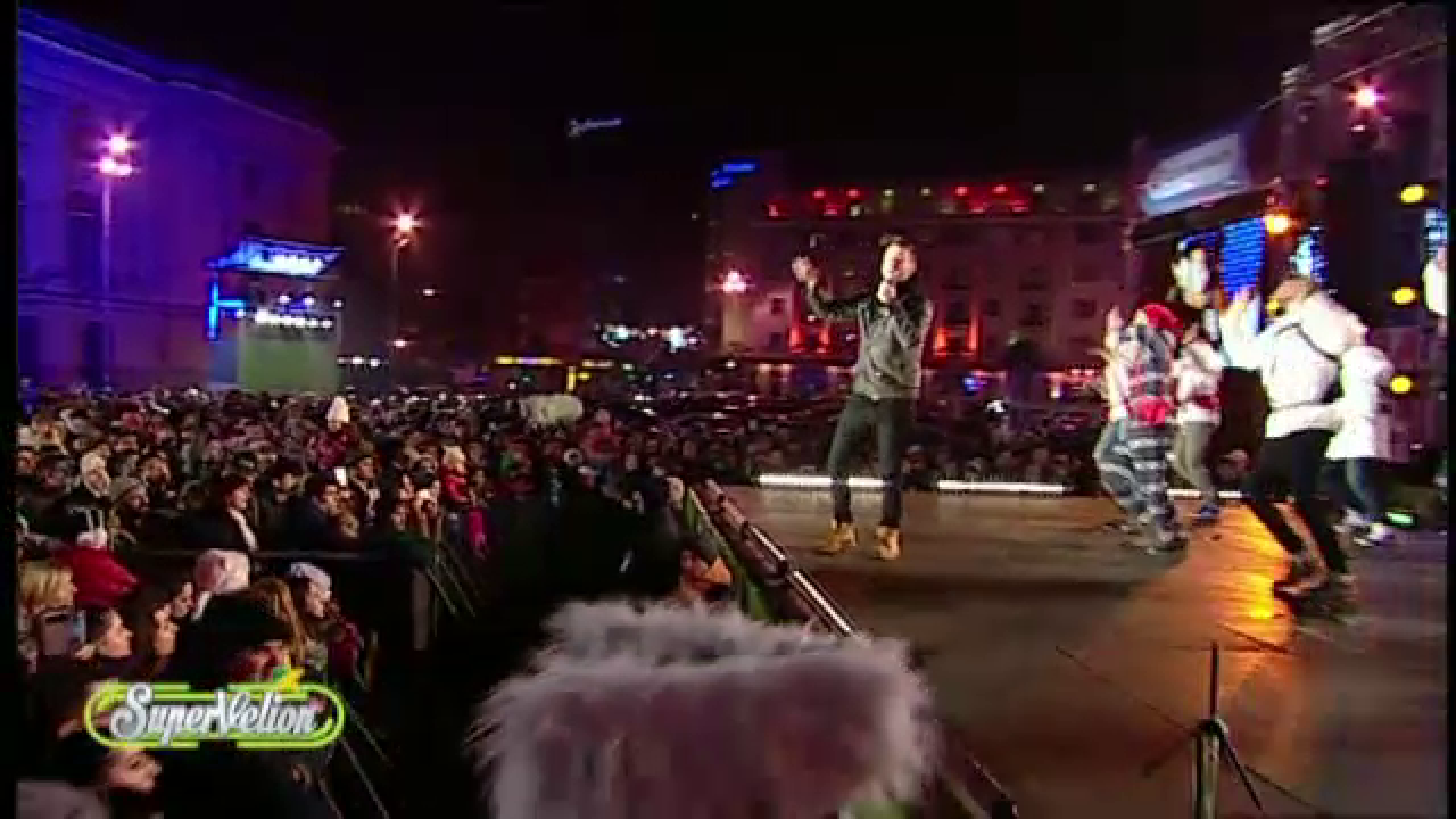 Cat muncesc artistii pentru concertele de Revelion. "Cand faci ceea ce iti place nu este greu"