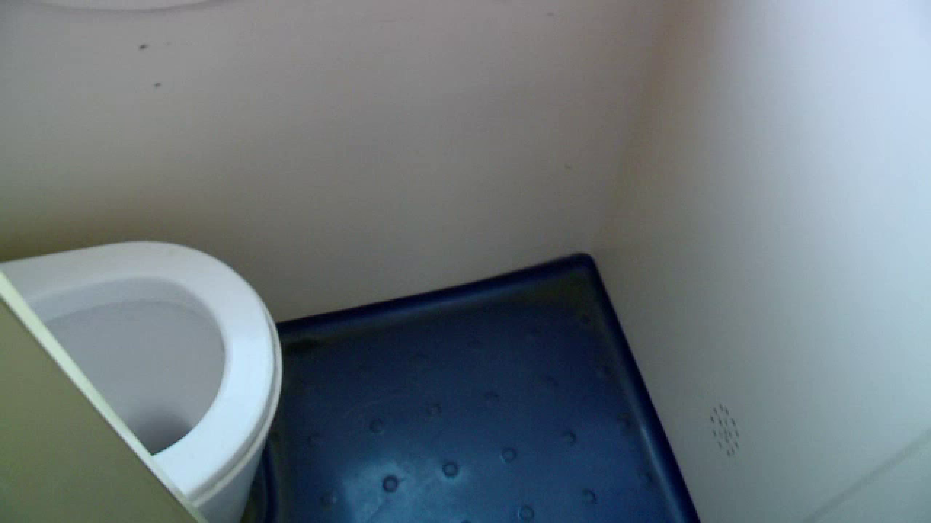 TOATA LUMEA A AVUT UN SOC! Ce au gasit calatorii care mergeau spre Craiova in toaleta trenului