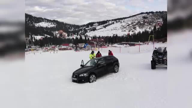 Pe partie cu... masina, impreuna cu doua fete. Cum s-a incheiat aventura