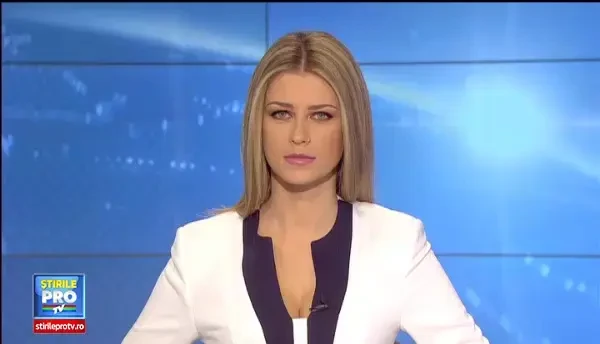 Primele declaratii de pe aeroport. Andreea Marin si sotul ei s-au intors in Romania