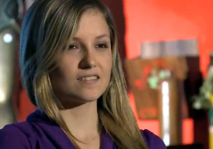 Patronul unui restaurant isi vinde afacerea ca sa isi salveze angajata care are tumoare pe creier