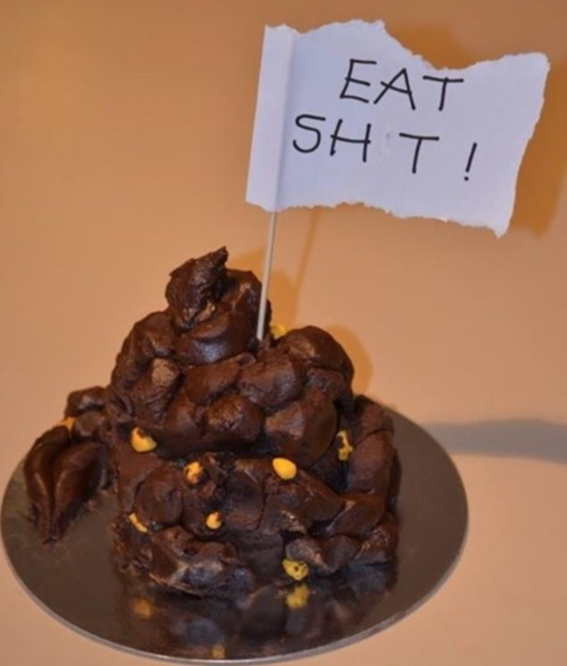 Tortul primit de o mireasa in ziua nuntii i-a dezgustat pe invitati. Ce forma avea