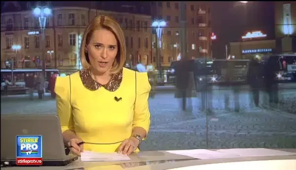 Ea este blonda din Satu Mare care astazi a sunat la 112 pentru ca i s-a rupt tocul la pantof. FOTO