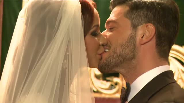 Mesajul transmis de Bianca lui Victor, pe Facebook. Fanii se intreaba unde e "demnitatea" ei