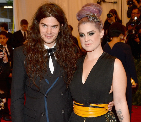 Kelly Osbourne anuleaza logodna cu Matthew Mosshart