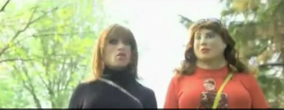 "Devii instant un om frumos". Secretul din spatele barbatilor imbracati in costume feminine