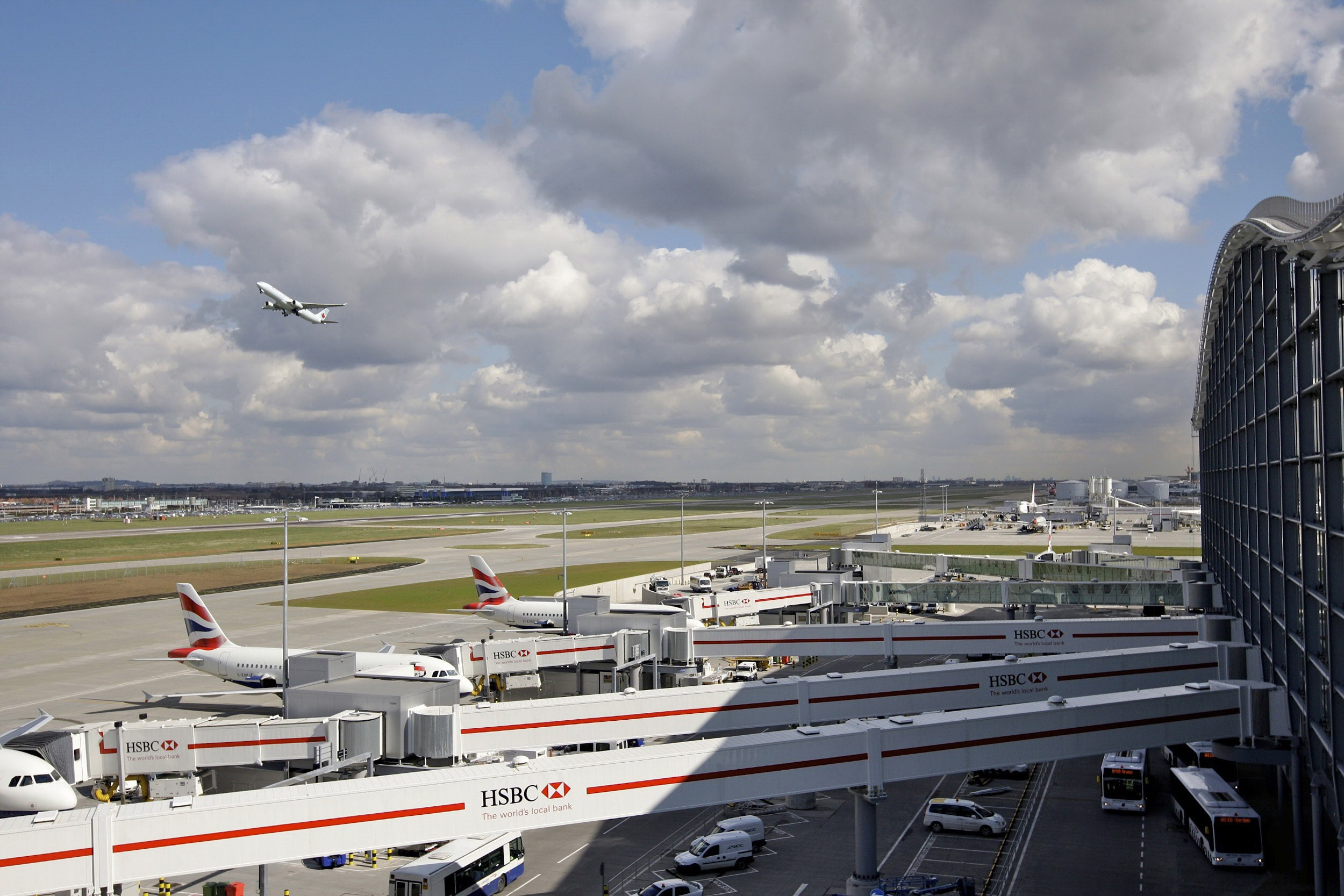 Autoritatea media britanica, sesizata dupa relatarile despre imigratie, considerate discriminatorii