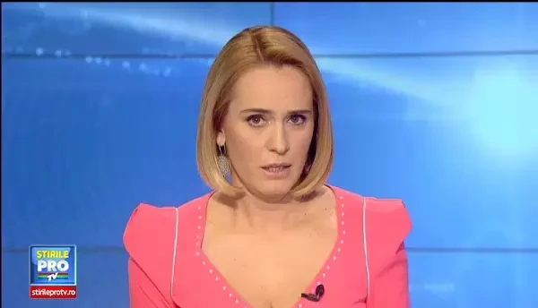 Cristiana are nevoie de ajutor permanent. Statul o refuza pentru ca boala ei nu e