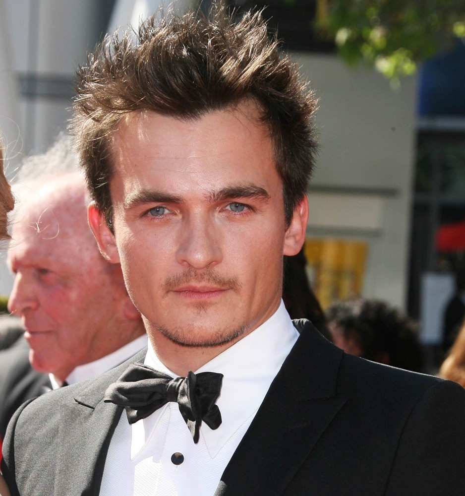 Rupert Friend va prelua rolul lui Paul Walker pentru continuarea filmului "Hitman"