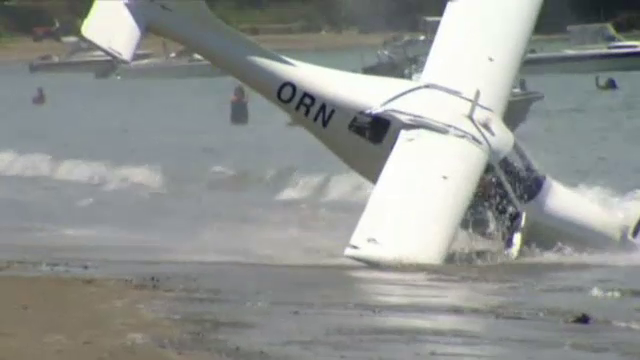 Decolare ratata. Cum au reusit pilotul si insotitorul sau sa rastoarne un avion in Noua Zeelanda
