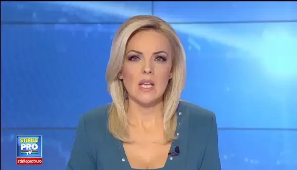 O fetita de 10 luni si mama ei au ajuns la spital dupa ce s-au trezit cu un TIR in casa. VIDEO