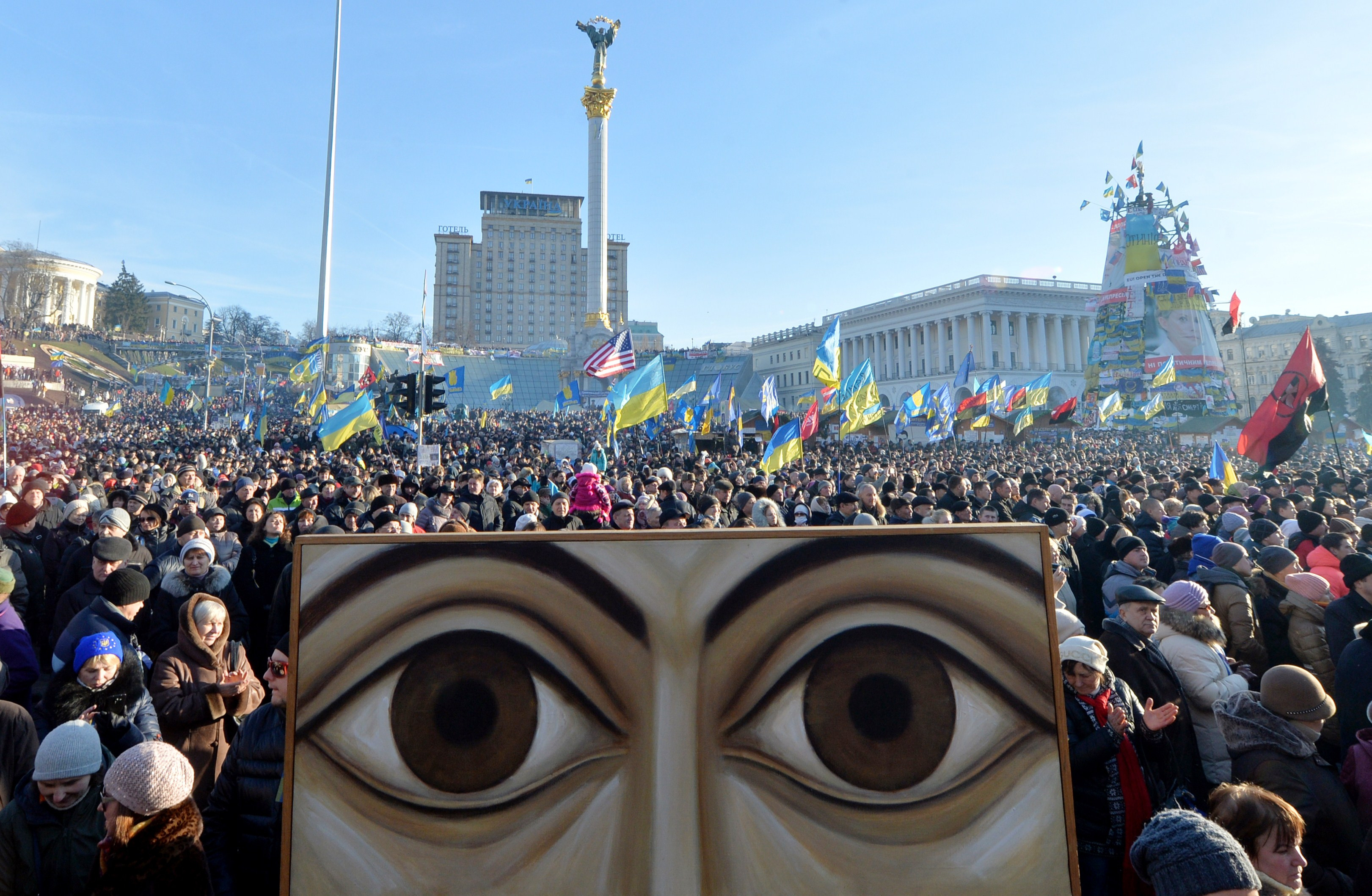 50.000 de oameni protesteaza in strada la Kiev dupa ce un lider al opozitiei a fost batut