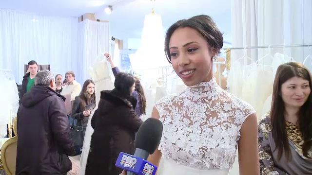 Declaratia unei mirese din Romania care a uitat ca e la TV: "Sotul e afara, sa nu ma vada in rochie"