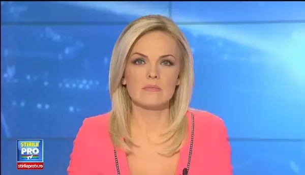 IMAGINI AMATOR. Momentul in care un calator este agresat de doi controlori RATB, in Capitala