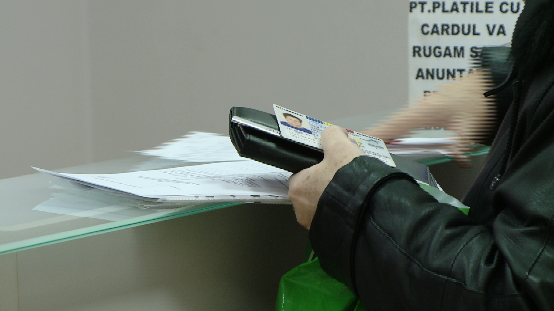 Anul 2016 incepe cu o serie de taxe reduse, dar si cu majorari la impozitele locale. Care sunt modificarile