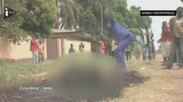 Violente canibalice in Republica Centrafricana. Martorii au filmat un moment ingrozitor, petrecut in strada